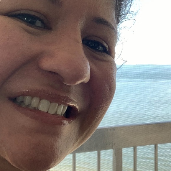 Meet your Posher, Saloni - Picture 1 of 1